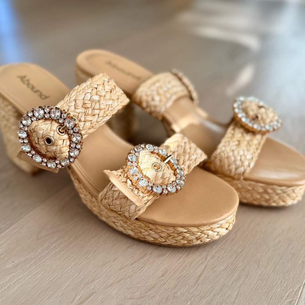 Raffia Tropical Wedges W/ Rhinestone detail, Size 9